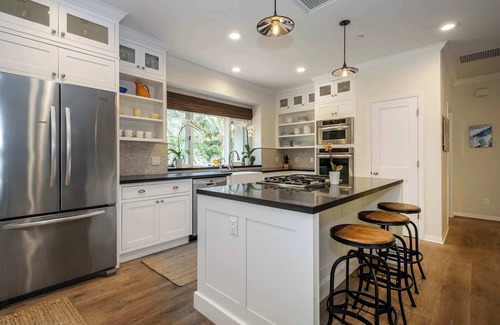 Montecito House | Majestic Montecito | Luxurious Getaway & Hot Tub