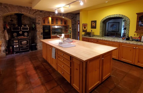 Sundance Cabin | Majestic Mountain Cabin Retreat. Ski in ski out. Sleeps 14
