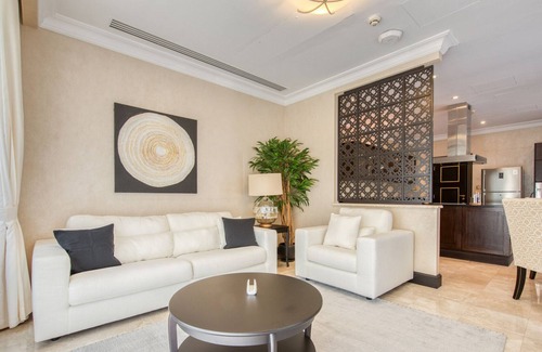 Palm Jumeirah Villa | Majestic Resort Villa w/ Private Pool on The Palm
