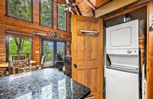 Gatlinburg - Pigeon Forge Cabin | Majestic Views,Hot Tub,Outdoor Ent,Pet Friendly,Generac