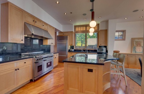 Kings Beach House | Majestic Waters - Lakefront - TLUXP