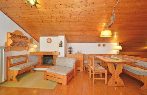San Giovanni di Fassa Apartment | Majon d'Aisciuda