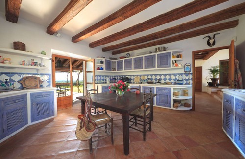 Pollensa House | Majorquin villa with sea views