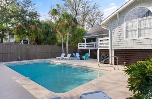 Saint Simons Island House | Make a Splash - 510 Delegal St
