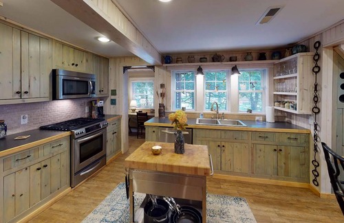 Levering House | Make Memories This Summer-Easy Access to All Things Northern Michigan