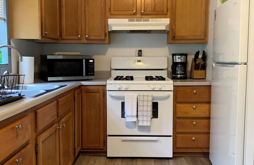Town Hill House | Make your 2023 reservations now. Pet friendly.