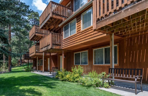 Estes Park Condo | Make your Estes Park Suite dreams come true in the Riverfront Suite.