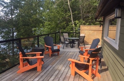 Minett Cottage | Make your Memories Waterfront Cottage