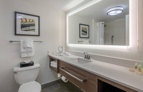 Savannah Hotel | Make Your Trip More Enjoyable! Free Parking, Close to Henderson Golf Club
