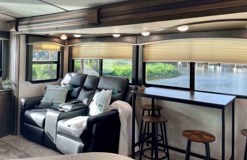 Seville House | Make Your Trip More Enjoyable! Free Parking, Kayak Rentals, Near Lake George!