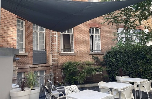 Contades Hotel | Make Your Trip More Enjoyable! Near Place du Marché Gayot! Pets are Allowed!