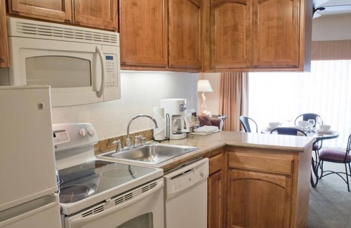 Avila Beach Resort | Making The Best Memories Along The Way! 2 Relaxing Units, Kitchen, Free Parking!