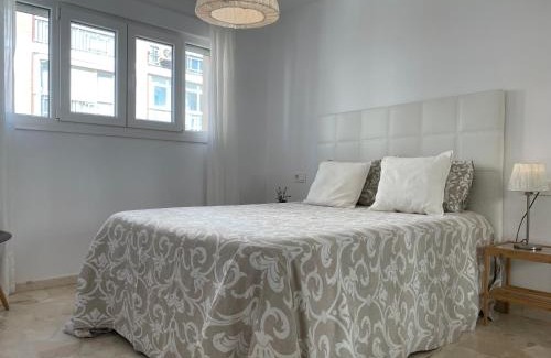 La Malagueta Apartment | Malagadevacaciones - La Marea