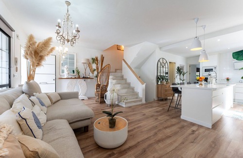 Benalmadena Ski Chalet | MalagaSuite Plumaria House