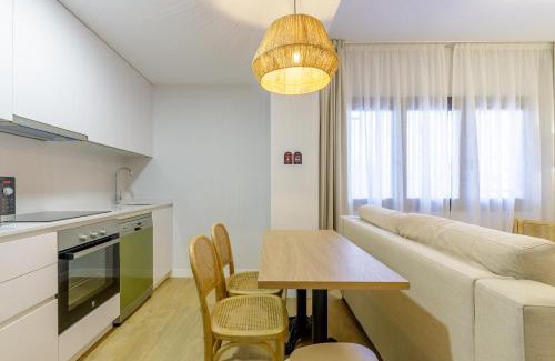 La Malagueta Apartment | Malagueta Miramar with Shared Pool by Caleta Homes