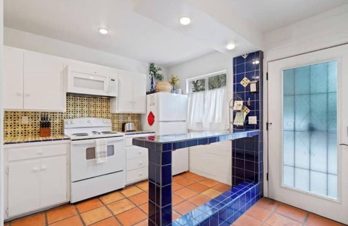 Miramonte House | Maldeojo Condo/Pool/Minutes to Downtown/Close to Hiking Trails