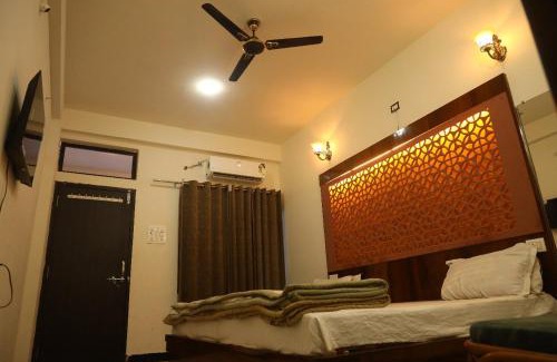 Ujjain Hotel | Malhotra Resort