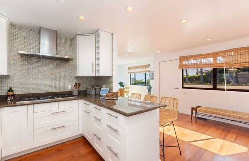 Central Malibu House | Malibu Luxury 4 BR Home w Pool and Ocean Views