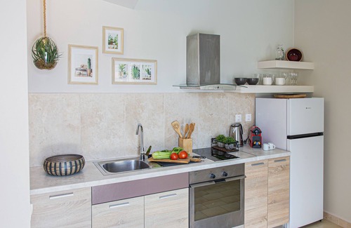 Lassi House | Malibu Studios & Apartments