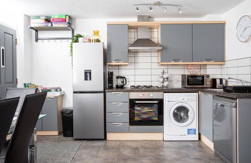 Belfast City Centre Apartment | Malone Crescent Apartment-2BR, 2B in City Centre