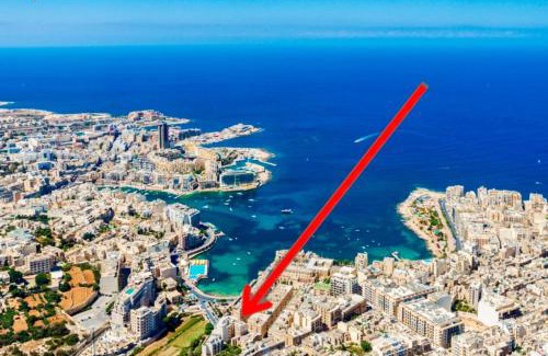 Il-Balluta Apartment | Maltese Charm, Sea Side, Table Soccer, Balluta Bay