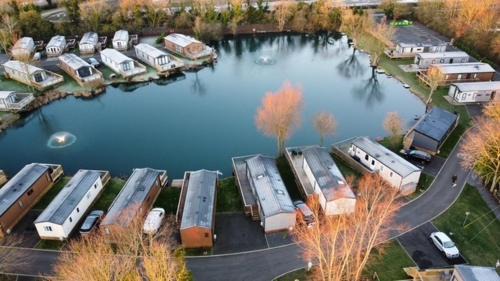 Malton House | Malton 2-Bed Lodge Sleeps 4 Pet Friendly