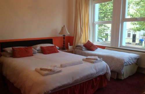 Westcliff-on-Sea House | Malvern Lodge Guest House