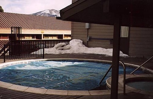 Mammoth Lakes Condo | Mammoth Condo Rental-Cozy, affordable, friendly & close to everything!