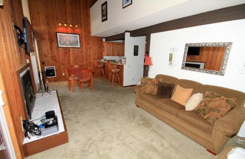 Mammoth Lakes House | Mammoth Ski & Racquet Club #120 = Pet Okay!