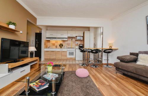 Orszagut Apartment | Mammut Apartment with NEW AC!