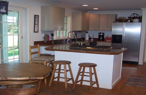 Manchester House | Manchester Village-Close to everything!