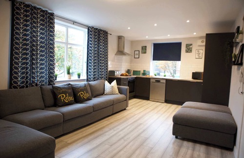 Trafford Apartment | Mancunian Apartment Sale | Nr Manchester Sleeps 6