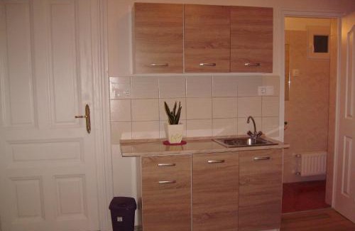 Terezvaros House | Mandy Apartments