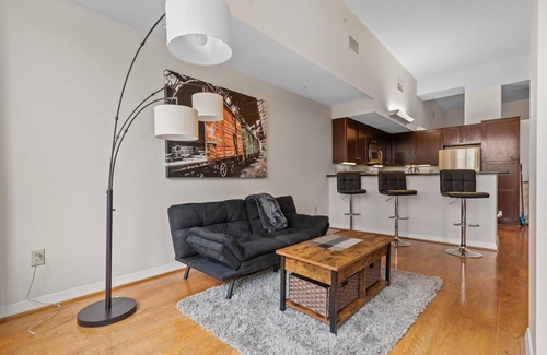 Downtown Condo | Manhattan Style Condo in Downtown Norfolk