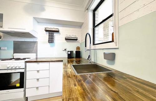 Batehaven Apartment | Manhattan - Stylish 1BR Beachfront on Casey’s