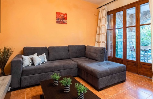 Lefktron Villa | Mani Stone Luxury Villa - Poolside Getaway