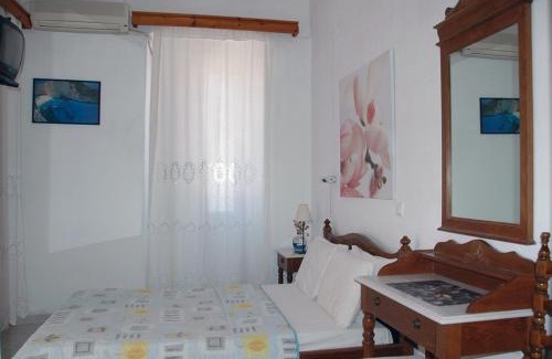 Poros House | Mania Rooms and Studios