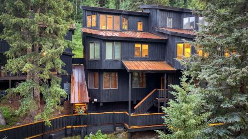 Telluride House | Manitou River House 113 by AvantStay A Location