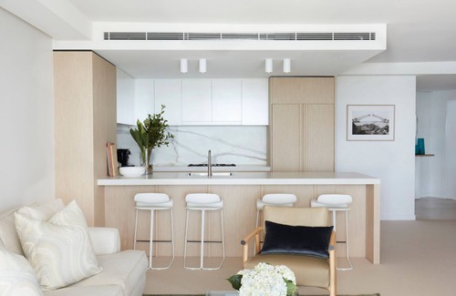 Manly Apartment | Manly Luxe is as close to Manly Beach as you can possibly be without sleeping on the sand itself!