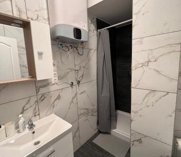 Belso-Ferencvaros Apartment | MaNo Studios Budapest I