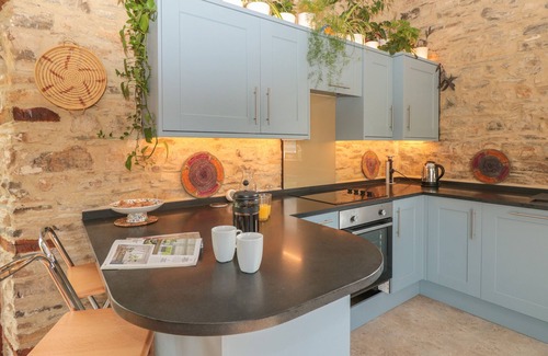 Bratton Clovelly House | MANOR COTTAGES, pet friendly, with pool in Bratton Clovelly