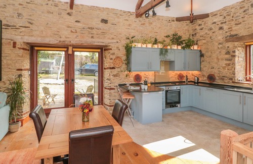 Bratton Clovelly House | MANOR COTTAGES, pet friendly, with pool in Bratton Clovelly