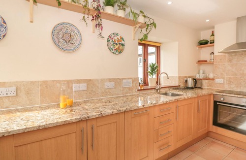 Bratton Clovelly House | MANOR COTTAGES, pet friendly, with pool in Bratton Clovelly