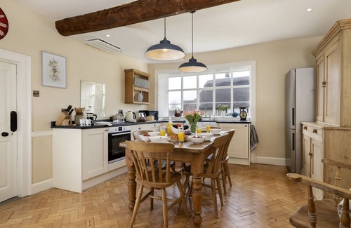 Tytherington Apartment | Manor Farm is perfectly positioned for exploring the The Cotswolds