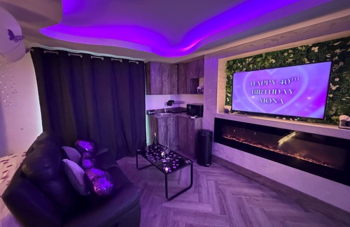 Bradford Apartment | MANSA LUXURY JACUZZI APARTMENTS