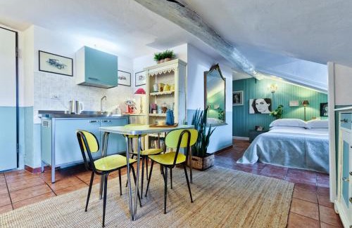Historic Centre Apartment | Mansarda in Piazza Castello