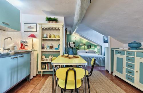 Historic Centre Apartment | Mansarda in Piazza Castello