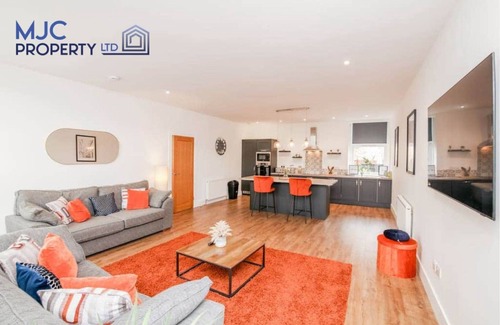 Hawick Apartment | Mansfield - sleeps 8 guests in 3 bedrooms