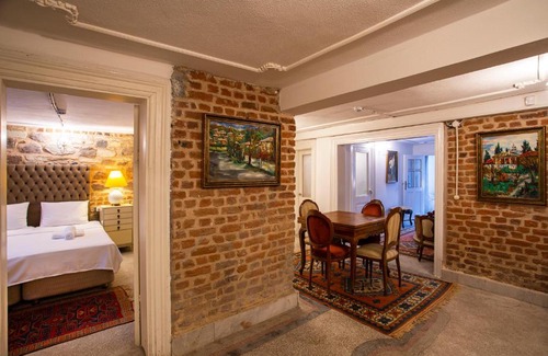 Konak Apartment | Mansion with Lemon Tree