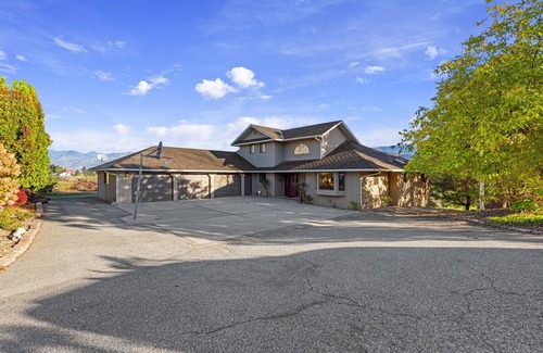 Manson House | Manson Getaway with Pool that boasts stunning views of 3 Lakes